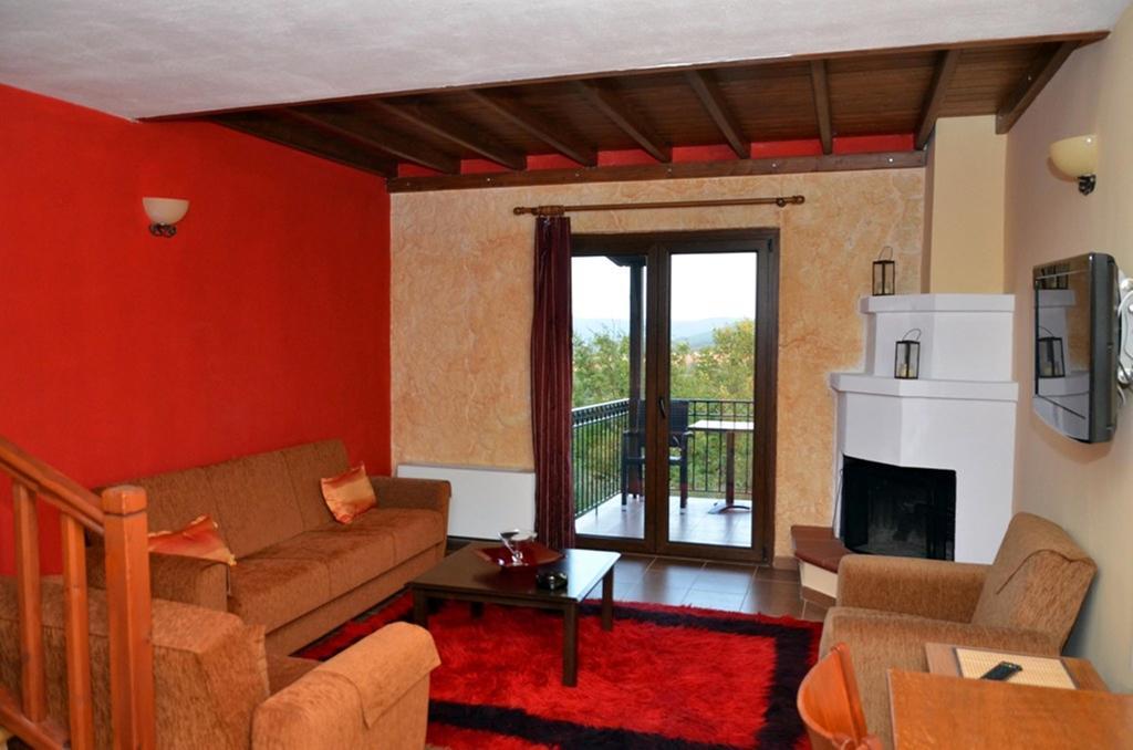 Prasino Horio Hotell Arnaia Rum bild